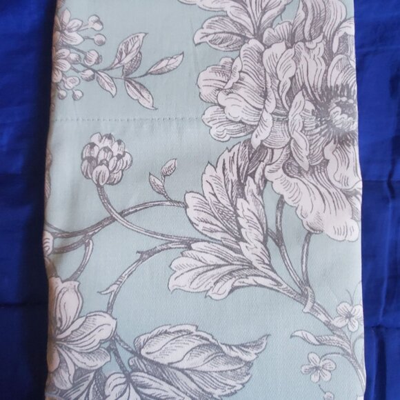 Ellis Curtain 50W x 16"L "Aquarius" Valence 100% Cotton Toile Pastel Aqua Floral - Picture 1 of 11